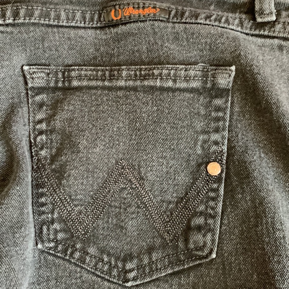 Black Q Baby Wrangler jeans 13/14x30
